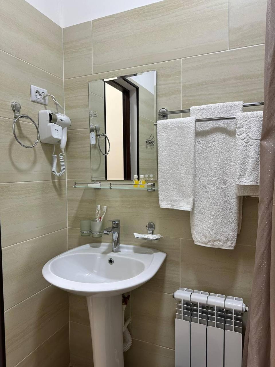 Hotel Aral ヌクス エクステリア 写真